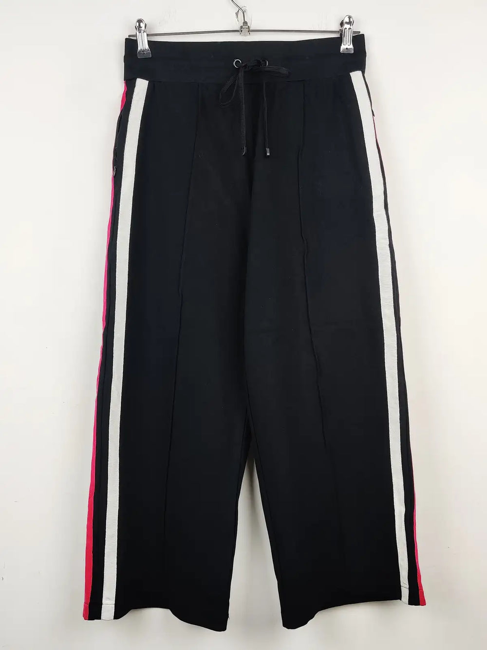 Buy online pre-used pre-loved 100% authentic & Original branded Marks & Spencer (TT-1289) available in Pakistan. Top international brands avilable.