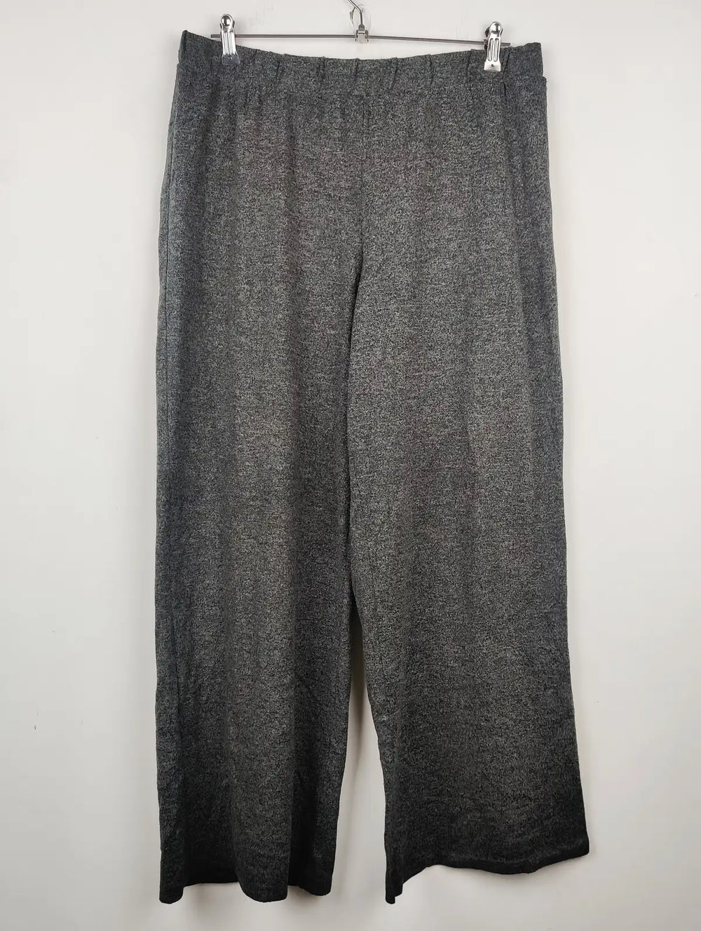 Buy online pre-used pre-loved 100% authentic & Original branded Noisy May (TT-1294) available in Pakistan. Top international brands avilable.