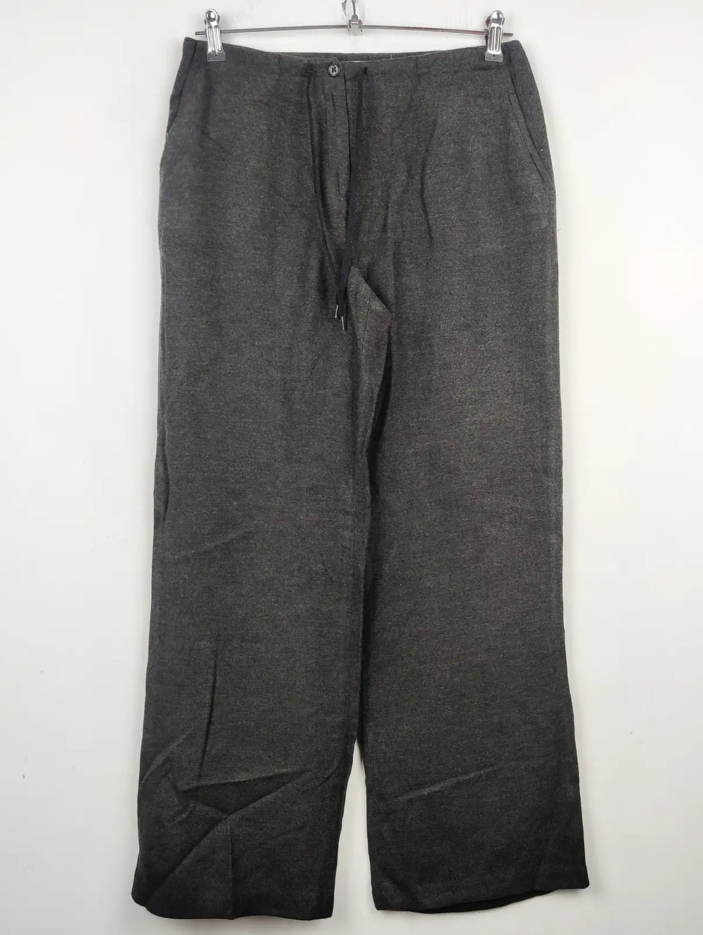 Buy online pre-used pre-loved 100% authentic & Original branded Fenn Wright Manson (TT-1298) available in Pakistan. Top international brands avilable.