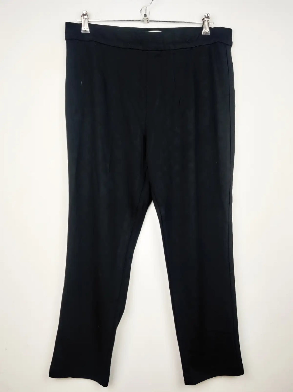 Buy online pre-used pre-loved 100% authentic & Original branded Marks & Spencer (TT-1316) available in Pakistan. Top international brands avilable.