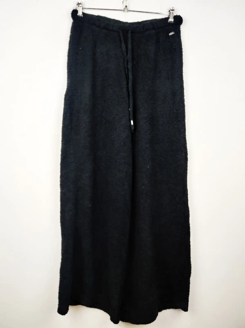 Buy online pre-used pre-loved 100% authentic & Original branded F&F (TT-1318) available in Pakistan. Top international brands avilable.