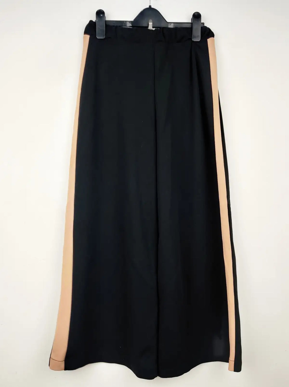 Buy online pre-used pre-loved 100% authentic & Original branded Pixie Girl (TT-1323) available in Pakistan. Top international brands avilable.