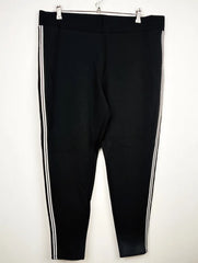 Buy online pre-used pre-loved 100% authentic & Original branded Marks & Spencer (TT-1334) available in Pakistan. Top international brands avilable.