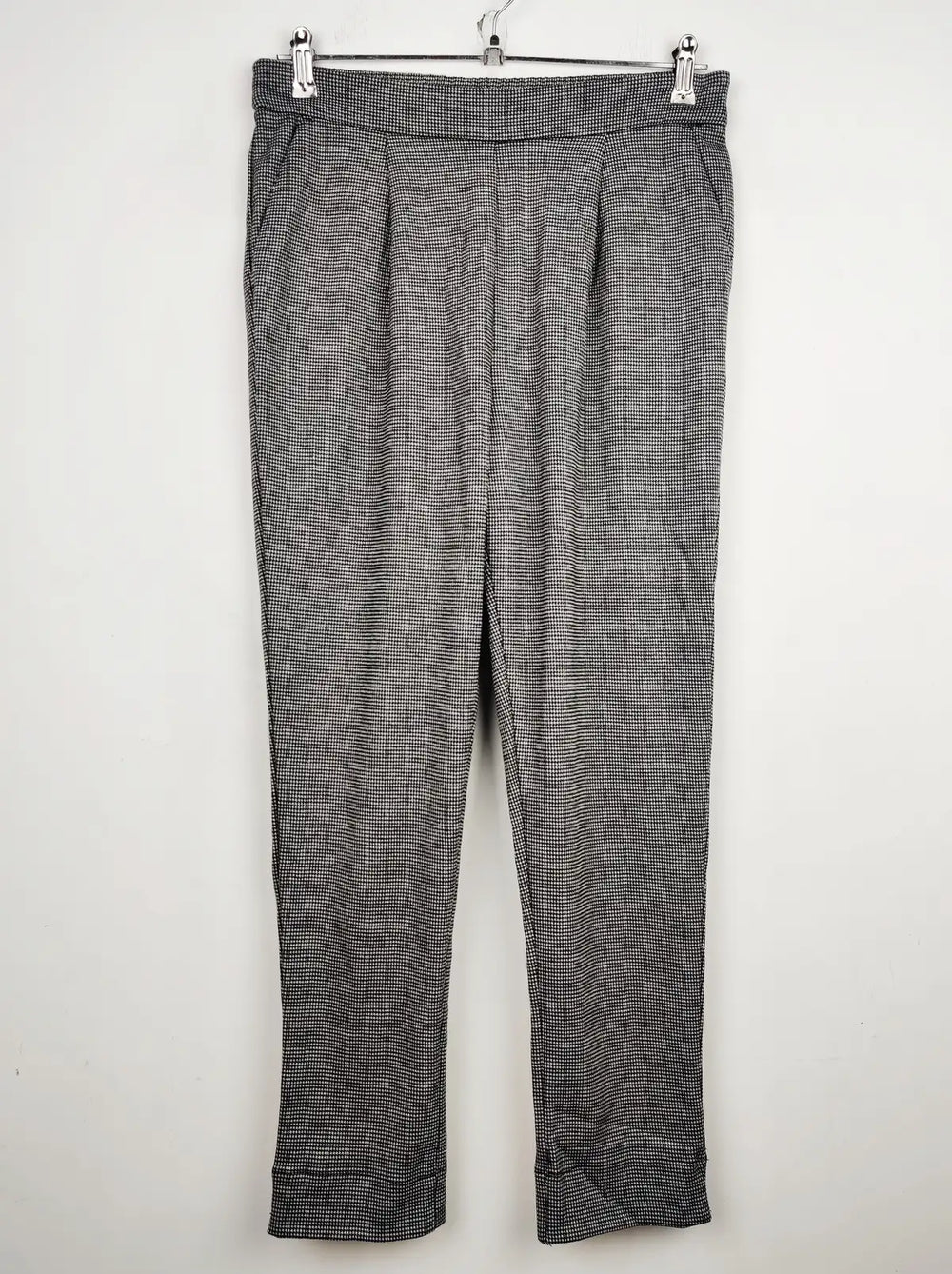 Buy online pre-used pre-loved 100% authentic & Original branded F&F (TT-1336) available in Pakistan. Top international brands avilable.