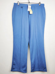 Buy online pre-used pre-loved 100% authentic & Original branded Classics (TT-1366) available in Pakistan. Top international brands avilable.