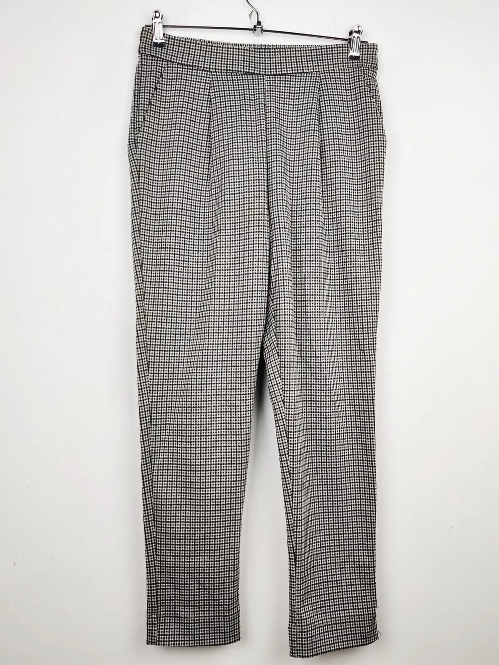 Buy online pre-used pre-loved 100% authentic & Original branded F&F (TT-1383) available in Pakistan. Top international brands avilable.