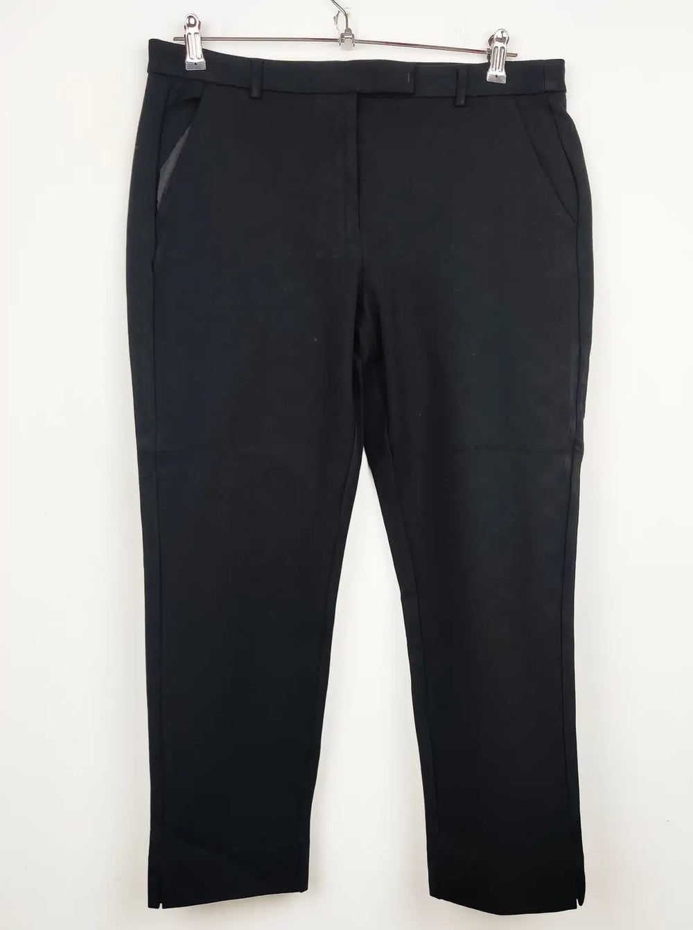 Buy online pre-used pre-loved 100% authentic & Original branded Marks & Spencer (TT-1429) available in Pakistan. Top international brands avilable.