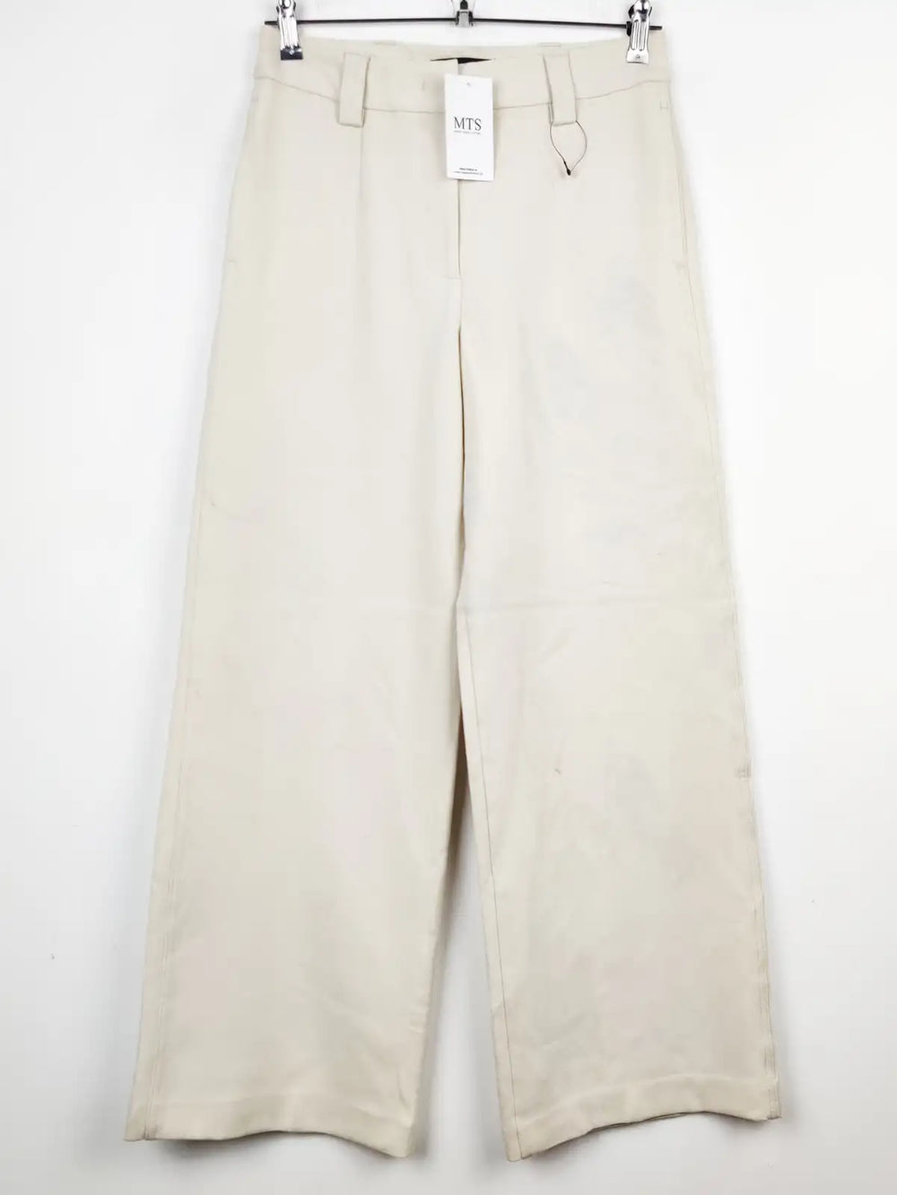 Buy online pre-used pre-loved 100% authentic & Original branded Marks & Spencer (TT-1451) available in Pakistan. Top international brands avilable.