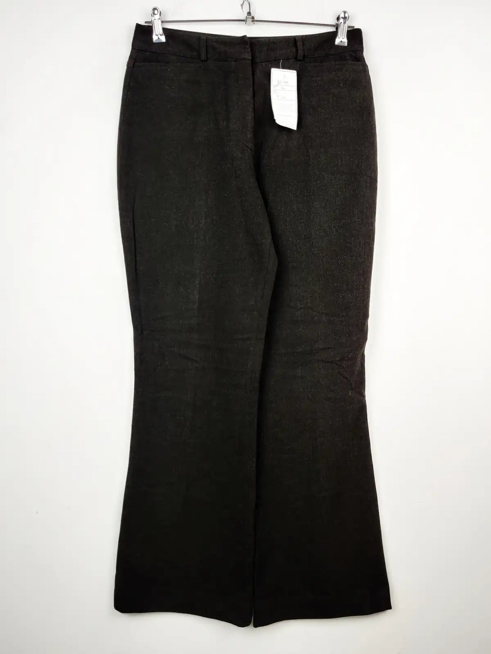 Buy online pre-used pre-loved 100% authentic & Original branded Jfw (TT-1454) available in Pakistan. Top international brands avilable.