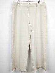 Buy online pre-used pre-loved 100% authentic & Original branded Marks & Spencer (TT-1456) available in Pakistan. Top international brands avilable.