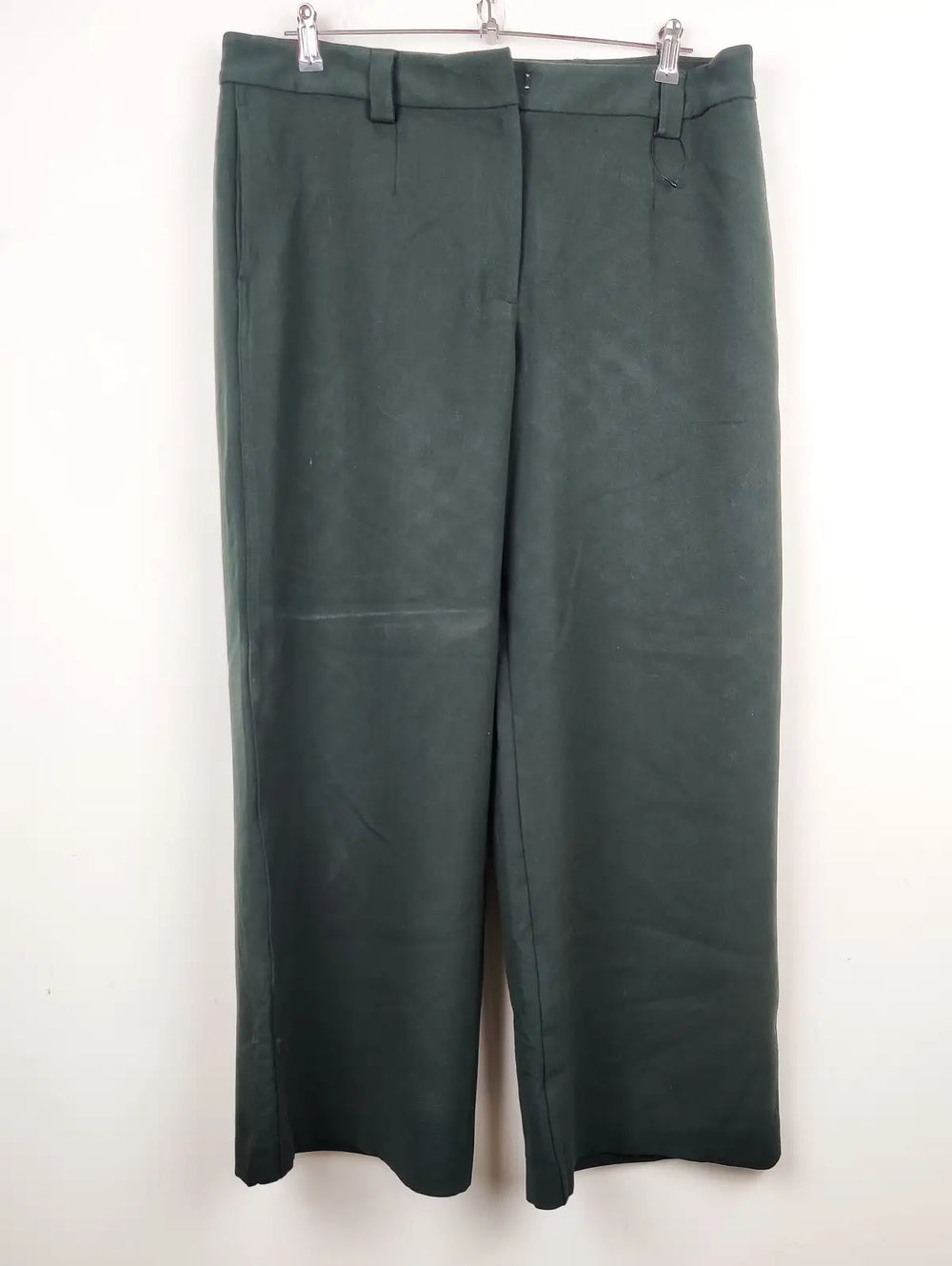 Buy online pre-used pre-loved 100% authentic & Original branded Marks & Spencer (TT-1470) available in Pakistan. Top international brands avilable.