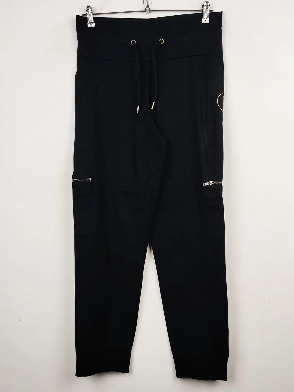 Buy online pre-used pre-loved 100% authentic & Original branded Meld Apparel (TT-1476) available in Pakistan. Top international brands avilable.