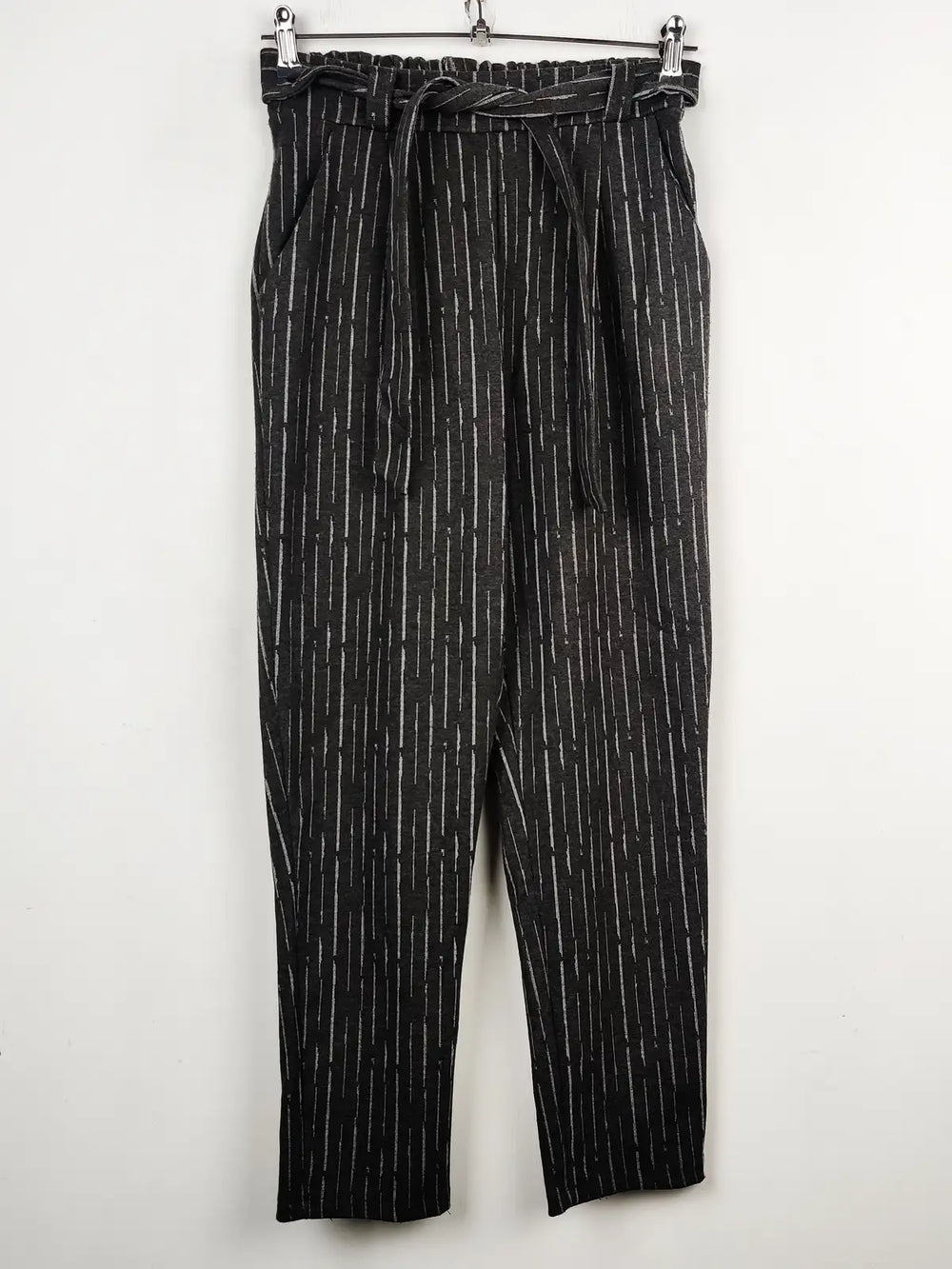 Buy online pre-used pre-loved 100% authentic & Original branded Unknown Brand (TT-1479) available in Pakistan. Top international brands avilable.