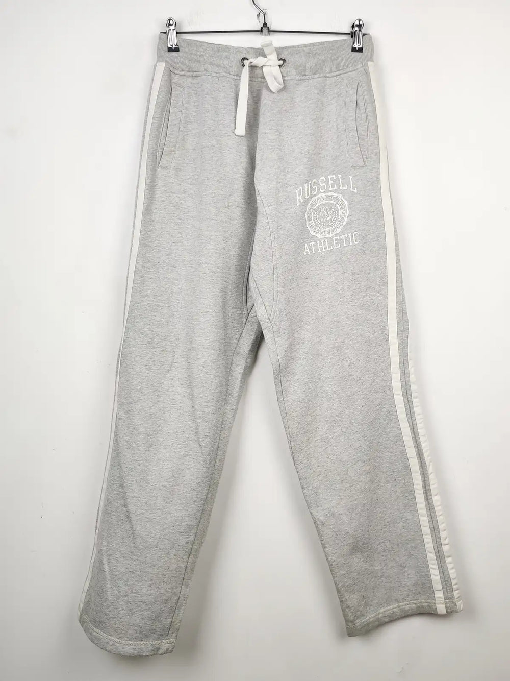 Buy online pre-used pre-loved 100% authentic & Original branded Russell Athletic (TT-1548) available in Pakistan. Top international brands avilable.