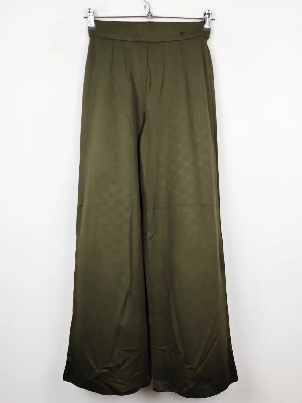 Buy online pre-used pre-loved 100% authentic & Original branded Marks & Spencer (TT-1557) available in Pakistan. Top international brands avilable.