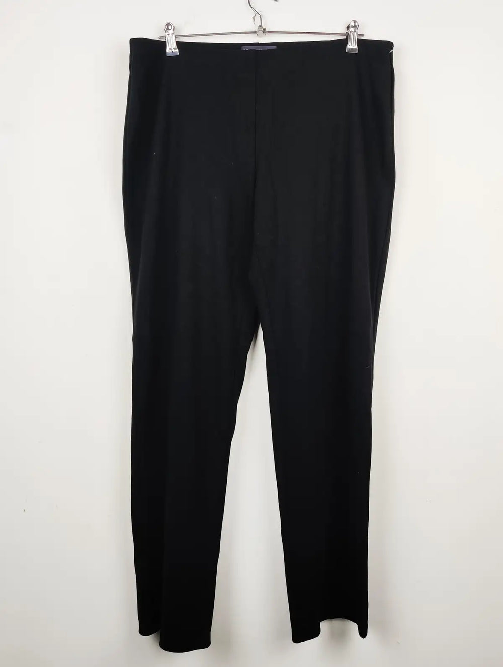 Buy online pre-used pre-loved 100% authentic & Original branded Marks & Spencer (TT-1601) available in Pakistan. Top international brands avilable.