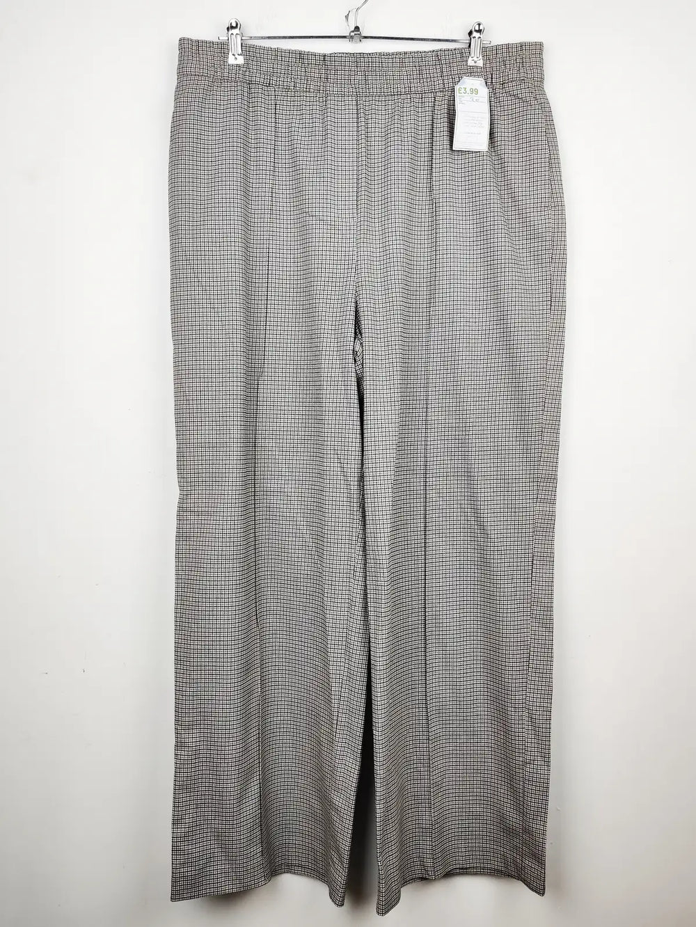 Buy online pre-used pre-loved 100% authentic & Original branded Marks & Spencer (TT-1671) available in Pakistan. Top international brands avilable.