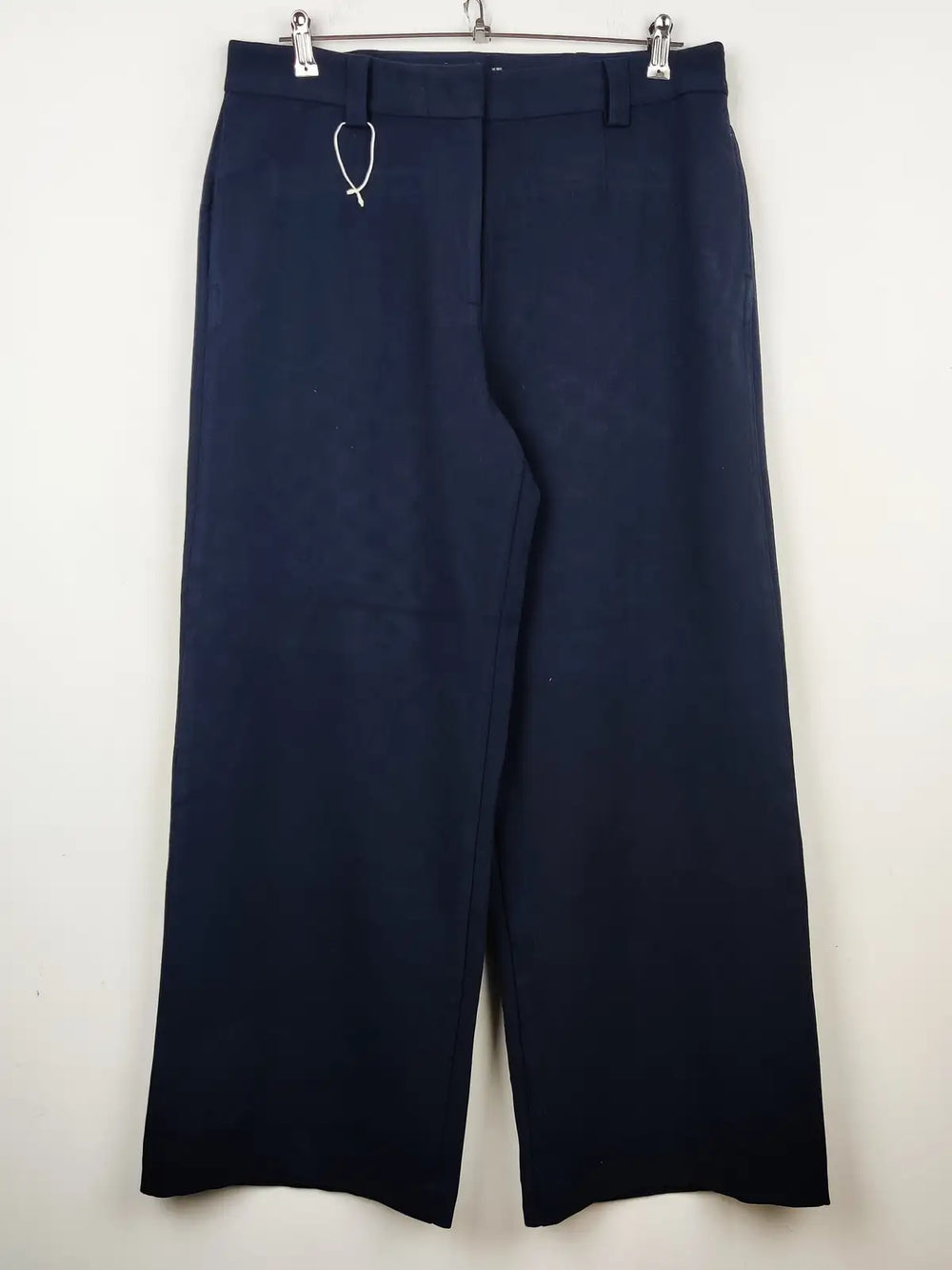 Buy online pre-used pre-loved 100% authentic & Original branded Marks & Spencer (TT-1696) available in Pakistan. Top international brands avilable.