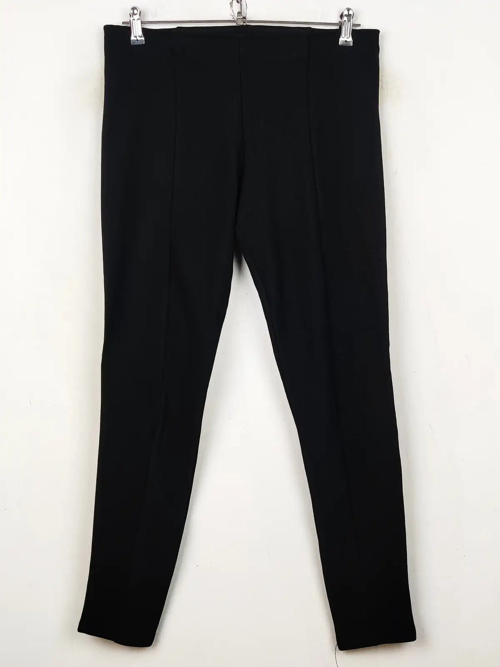 Buy online pre-used pre-loved 100% authentic & Original branded Marks & Spencer (TT-1842) available in Pakistan. Top international brands avilable.