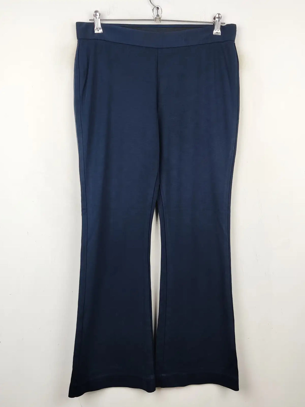Buy online pre-used pre-loved 100% authentic & Original branded Marks & Spencer (TT-1867) available in Pakistan. Top international brands avilable.