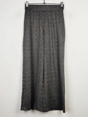 Buy online pre-used pre-loved 100% authentic & Original branded Marks & Spencer (TT-1897) available in Pakistan. Top international brands avilable.
