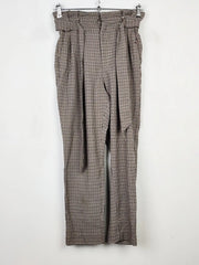 Buy online pre-used pre-loved 100% authentic & Original branded H&M (TT-1970) available in Pakistan. Top international brands avilable.