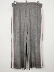 Buy online pre-used pre-loved 100% authentic & Original branded Marks & Spencer (TT-2044) available in Pakistan. Top international brands avilable.