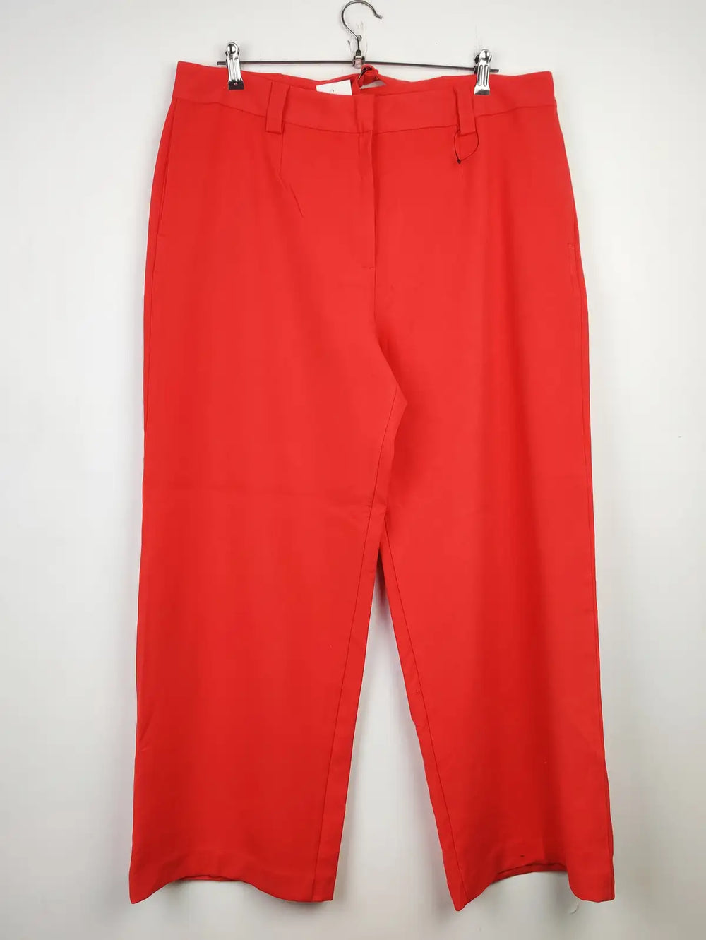 Buy online pre-used pre-loved 100% authentic & Original branded Marks & Spencer (TT-2125) available in Pakistan. Top international brands avilable.
