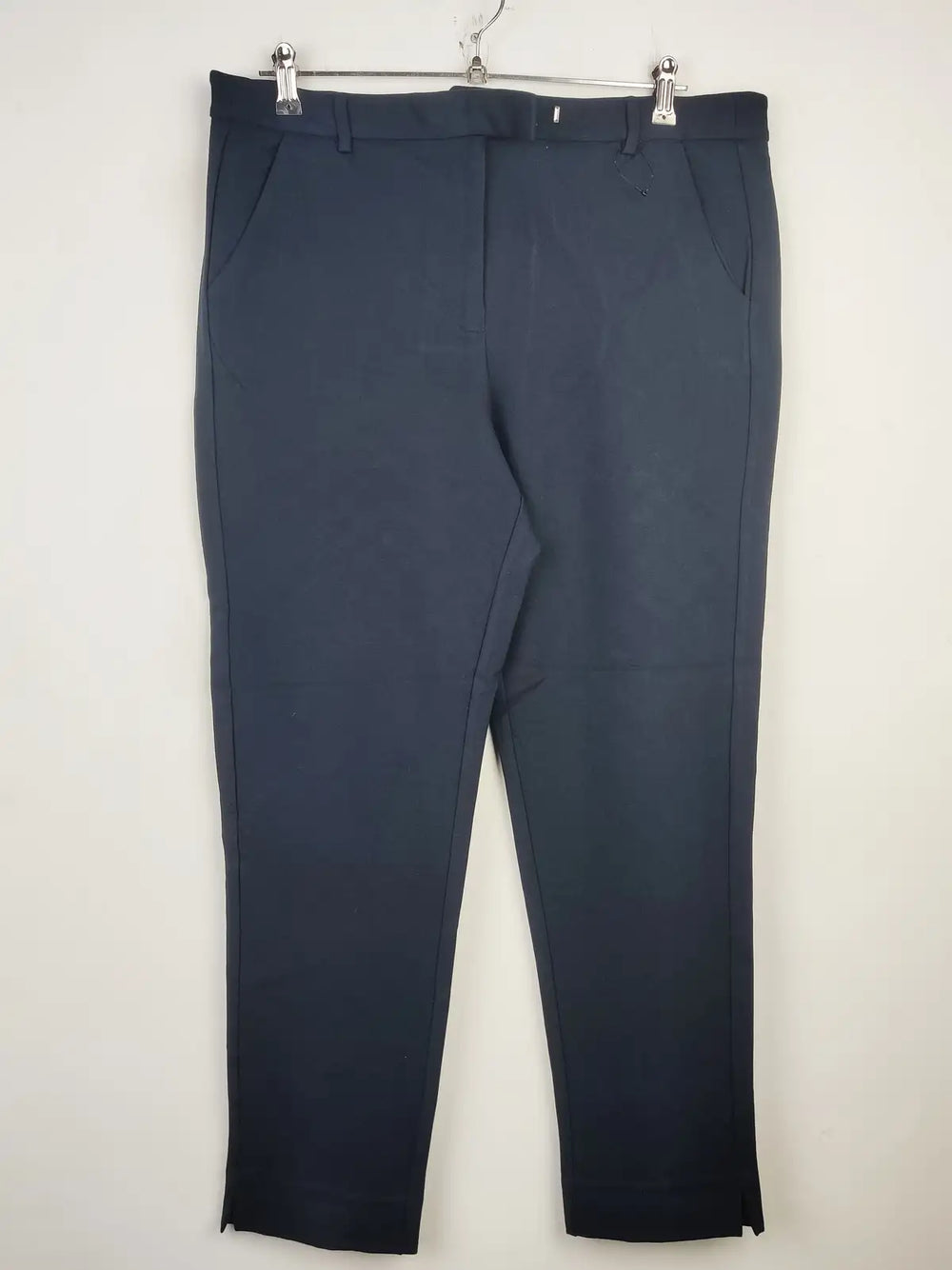 Buy online pre-used pre-loved 100% authentic & Original branded Marks & Spencer (TT-2137) available in Pakistan. Top international brands avilable.