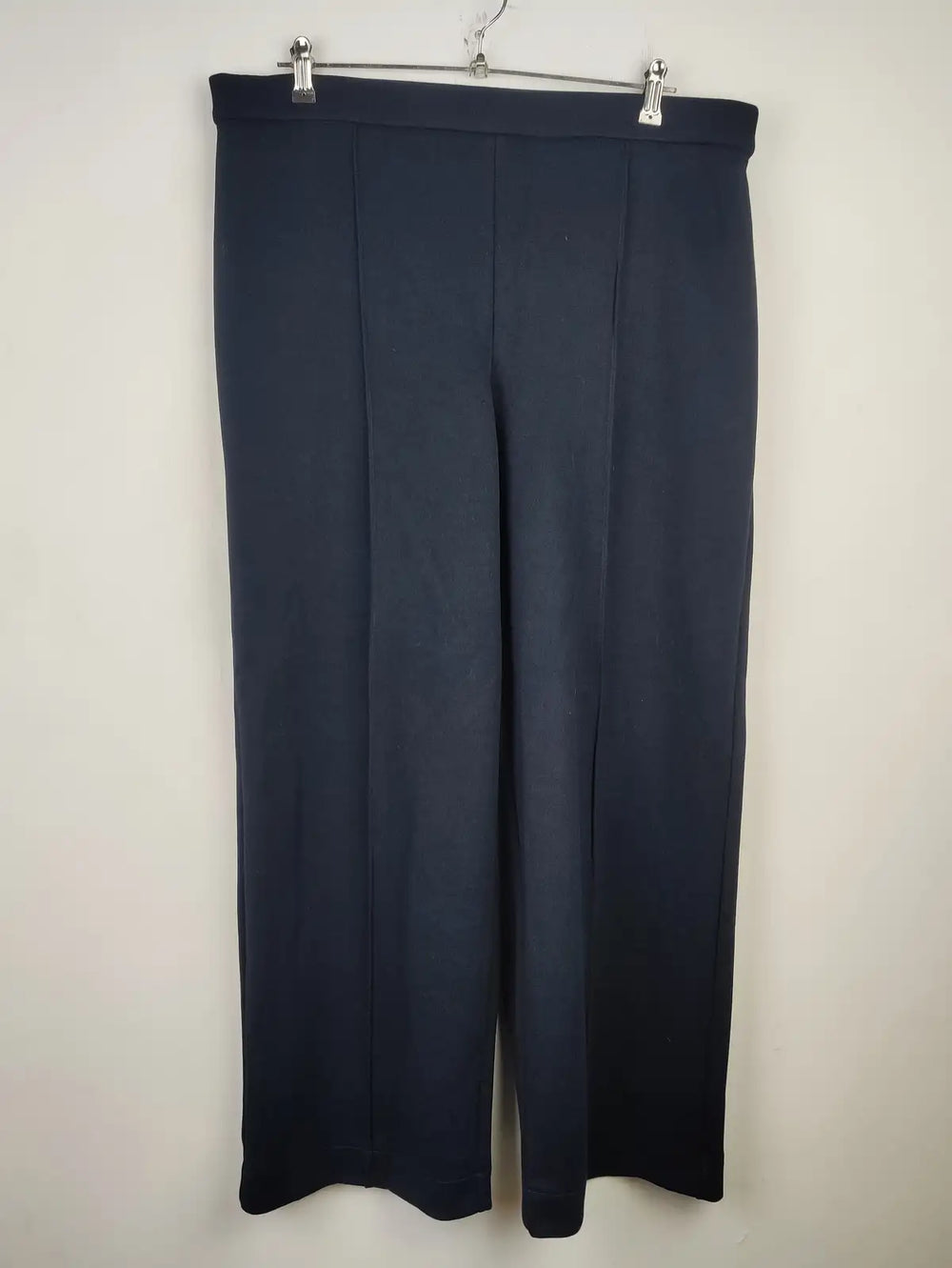 Buy online pre-used pre-loved 100% authentic & Original branded Marks & Spencer (TT-2158) available in Pakistan. Top international brands avilable.