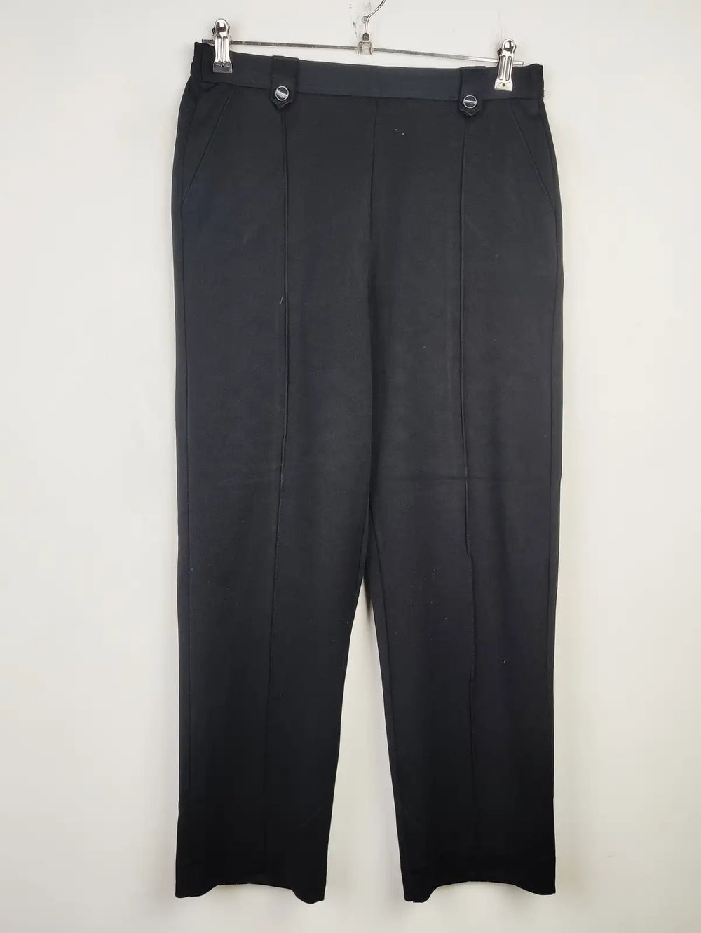 Buy online pre-used pre-loved 100% authentic & Original branded Unknown Brand (TT-2174) available in Pakistan. Top international brands avilable.
