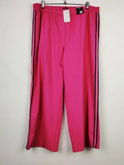 Buy online pre-used pre-loved 100% authentic & Original branded Marks & Spencer (TT-2525) available in Pakistan. Top international brands avilable.