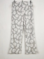 Buy online pre-used pre-loved 100% authentic & Original branded F&F (TT-2569) available in Pakistan. Top international brands avilable.