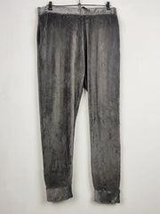 Buy online pre-used pre-loved 100% authentic & Original branded Love To Lounge (TT-2580) available in Pakistan. Top international brands avilable.