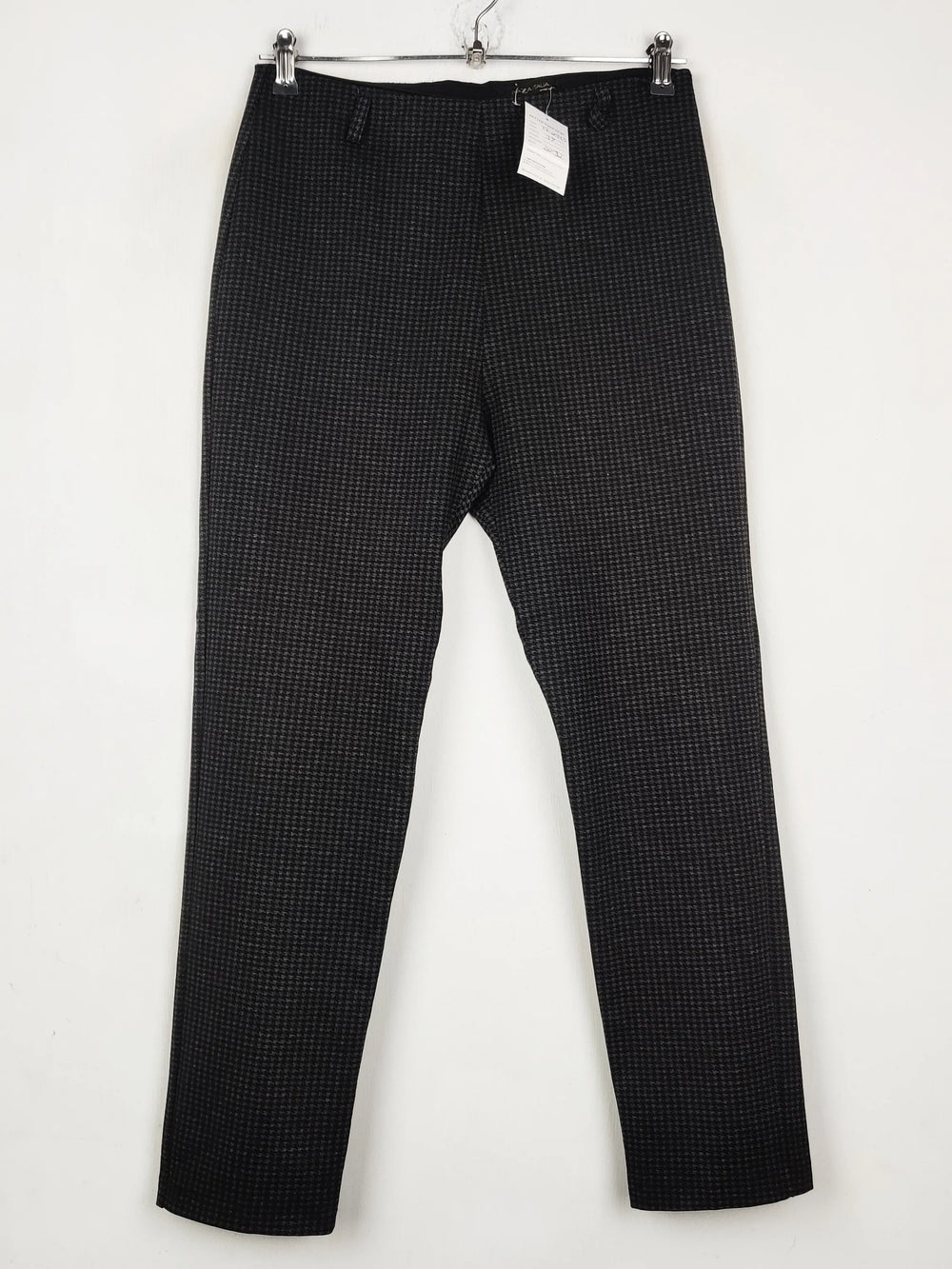 Buy online pre-used pre-loved 100% authentic & Original branded Piazza Italia (TT-2943) available in Pakistan. Top international brands avilable.