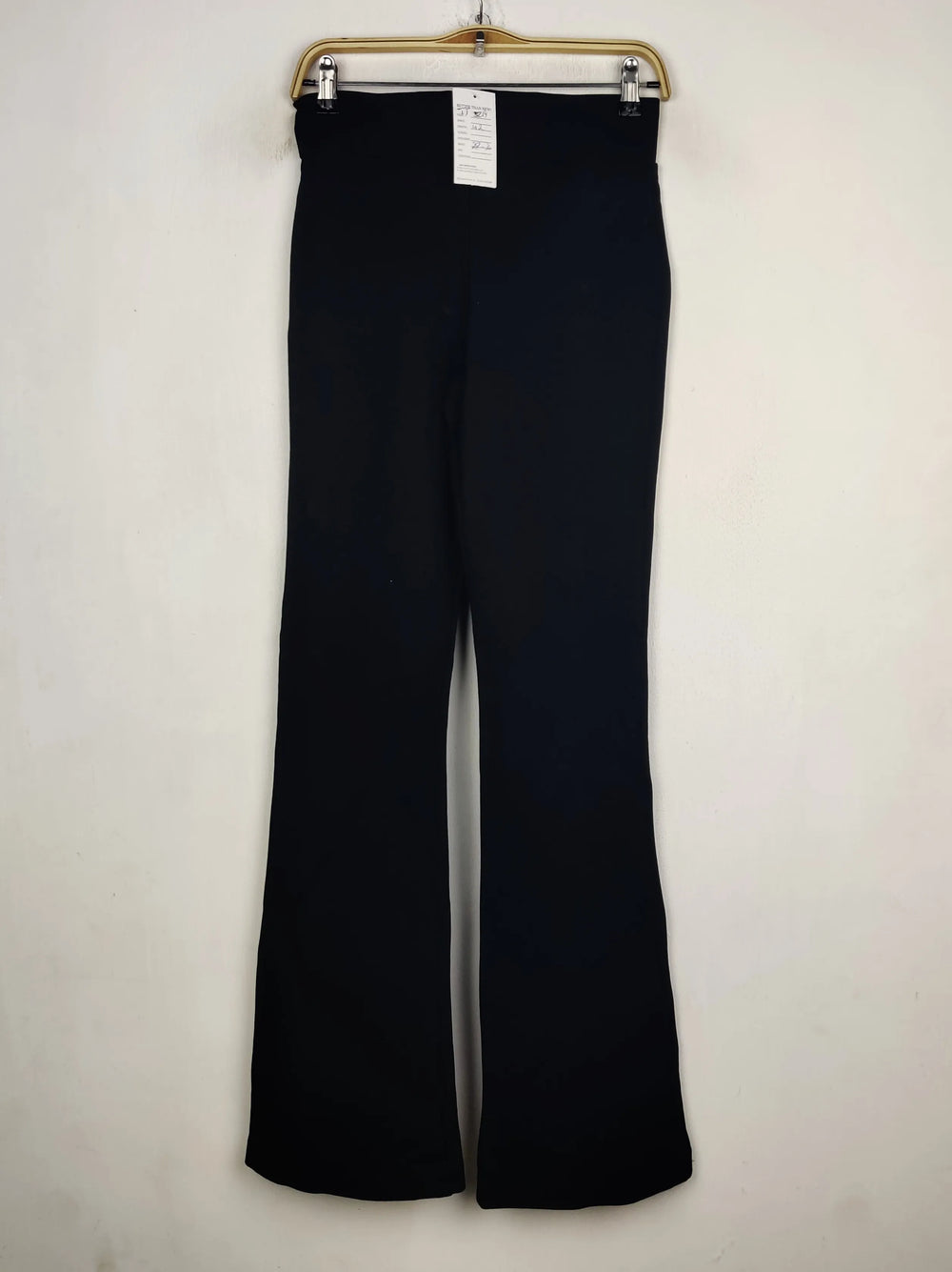 Buy online pre-used pre-loved 100% authentic & Original branded Marks & Spencer (TT-3214) available in Pakistan. Top international brands avilable.