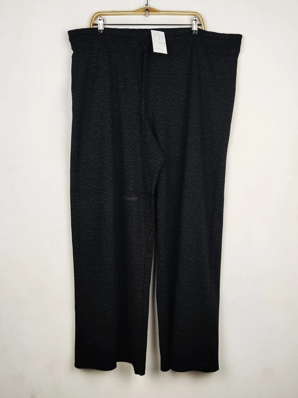 Buy online pre-used pre-loved 100% authentic & Original branded Tu (TT-3224) available in Pakistan. Top international brands avilable.