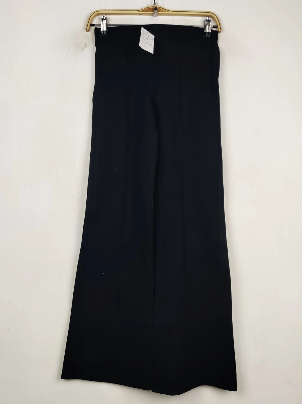 Buy online pre-used pre-loved 100% authentic & Original branded Primark (TT-3247) available in Pakistan. Top international brands avilable.