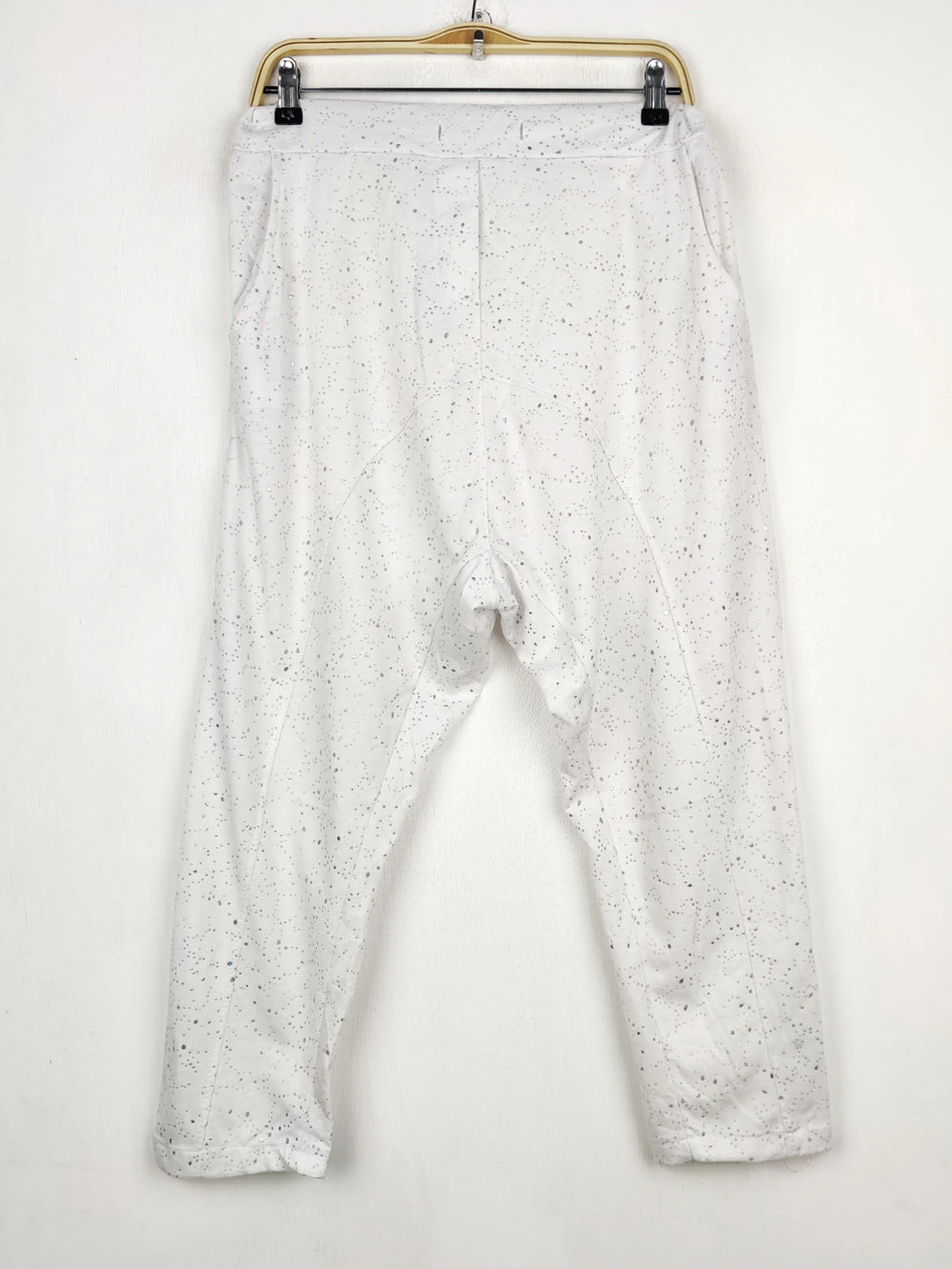 Buy online pre-used pre-loved 100% authentic & Original branded Unknown Brand (TT-3280) available in Pakistan. Top international brands avilable.
