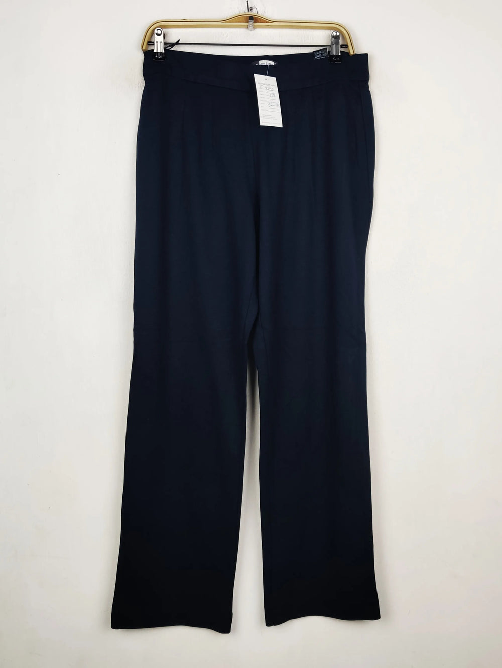 Buy online pre-used pre-loved 100% authentic & Original branded Marks & Spencer (TT-3295) available in Pakistan. Top international brands avilable.