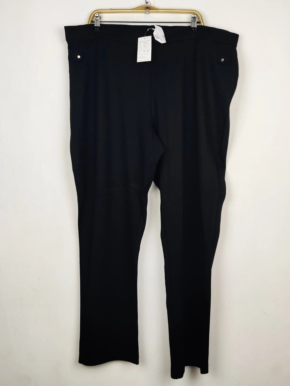 Buy online pre-used pre-loved 100% authentic & Original branded Bonmarche (TT-3296) available in Pakistan. Top international brands avilable.