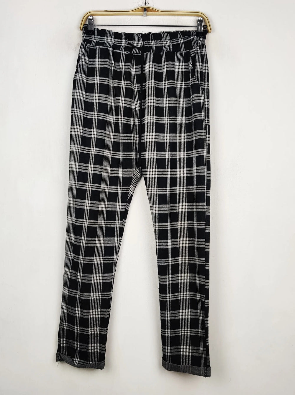 Buy online pre-used pre-loved 100% authentic & Original branded Unknown Brand (TT-3304) available in Pakistan. Top international brands avilable.