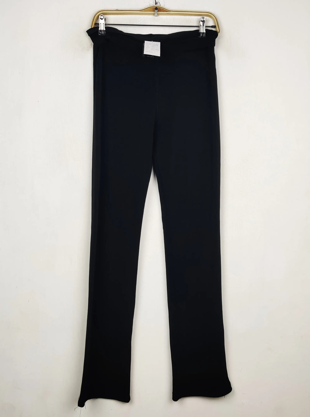 Buy online pre-used pre-loved 100% authentic & Original branded Unknown Brand (TT-3329) available in Pakistan. Top international brands avilable.