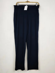 Buy online pre-used pre-loved 100% authentic & Original branded Marks & Spencer (TT-3332) available in Pakistan. Top international brands avilable.