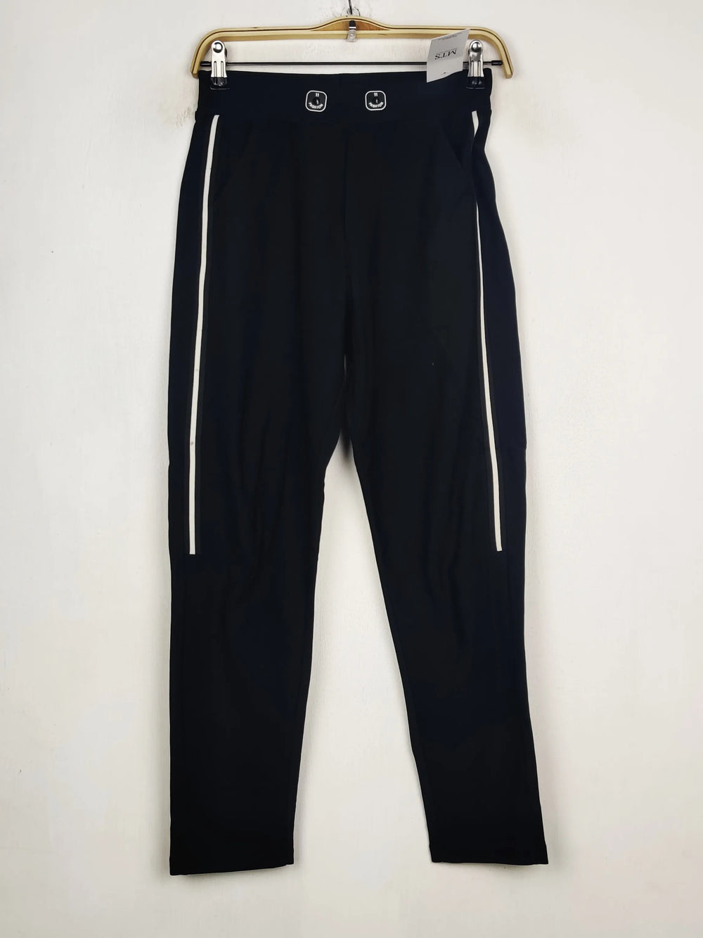 Buy online pre-used pre-loved 100% authentic & Original branded Unknown Brand (TT-3349) available in Pakistan. Top international brands avilable.