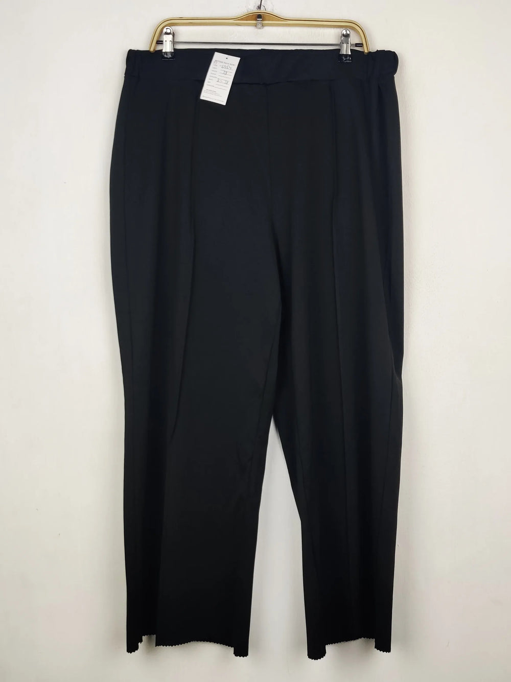 Buy online pre-used pre-loved 100% authentic & Original branded Shein (TT-3354) available in Pakistan. Top international brands avilable.