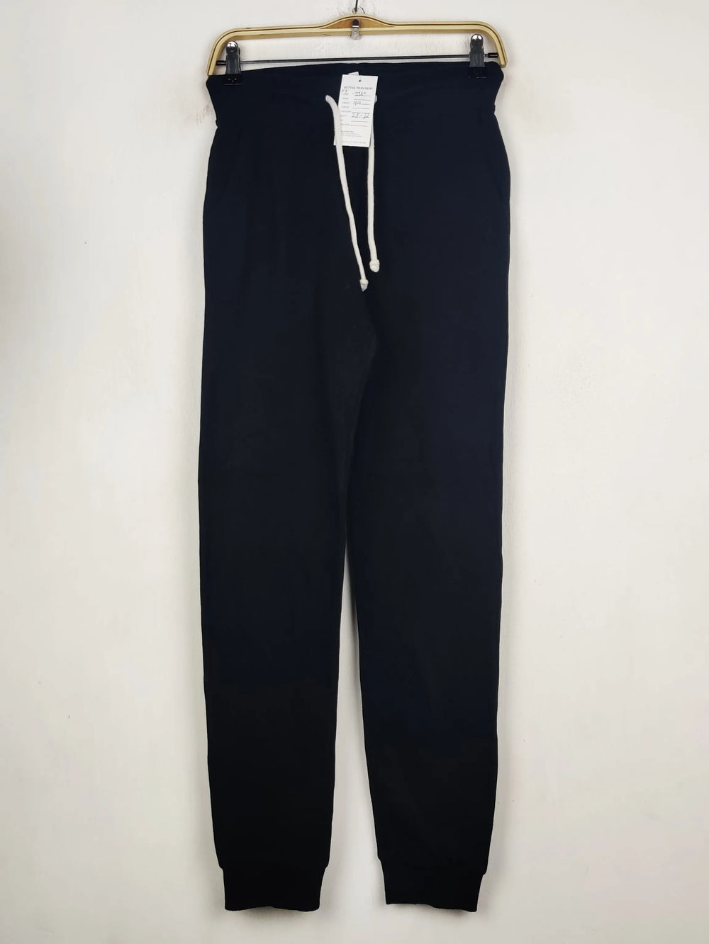 Buy online pre-used pre-loved 100% authentic & Original branded H&M (TT-3360) available in Pakistan. Top international brands avilable.
