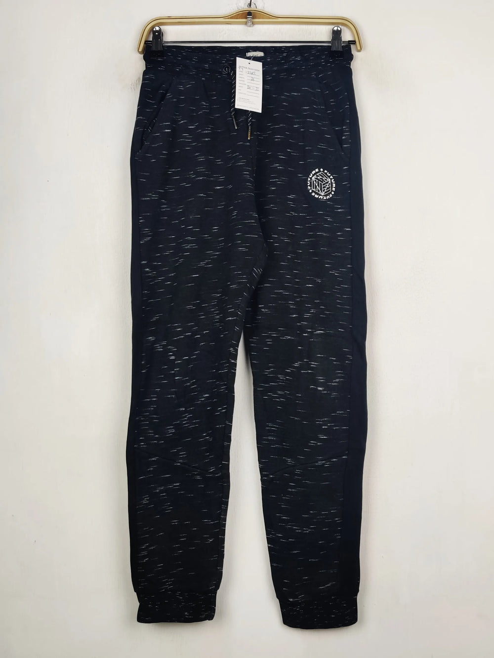 Buy online pre-used pre-loved 100% authentic & Original branded F&F (TT-3365) available in Pakistan. Top international brands avilable.
