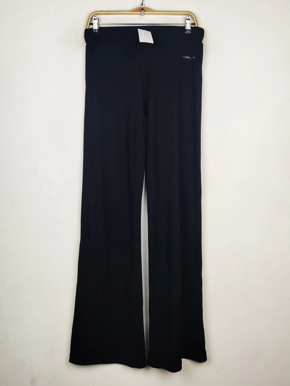 Buy online pre-used pre-loved 100% authentic & Original branded La Gear (TT-3399) available in Pakistan. Top international brands avilable.