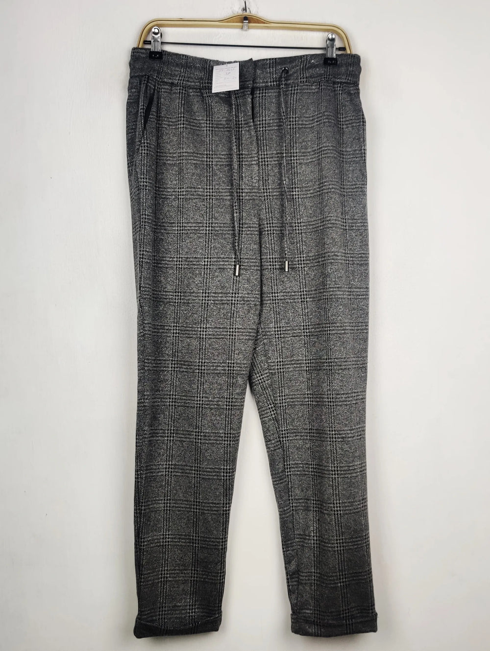 Buy online pre-used pre-loved 100% authentic & Original branded F&F (TT-3413) available in Pakistan. Top international brands avilable.
